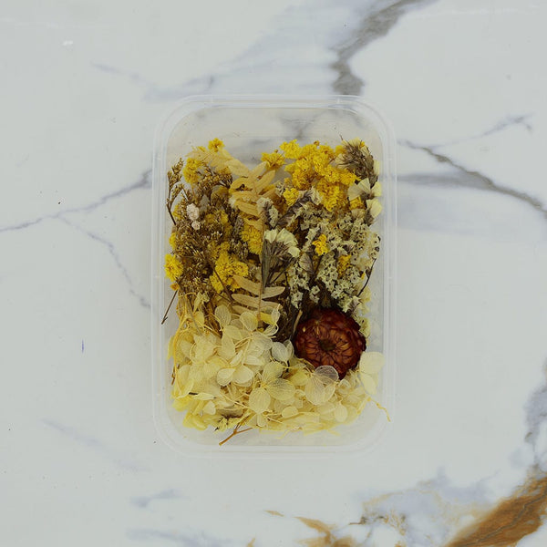 Crafteria 3D Dried Flower Yellow Theme