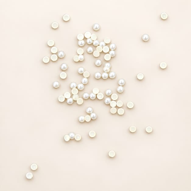 4MM Cream Pearl Moti – Small Round Glossy Craft Pearls for Jewellery Making, DIY & Decoration | Pack of Approx. 25 GM MT0401